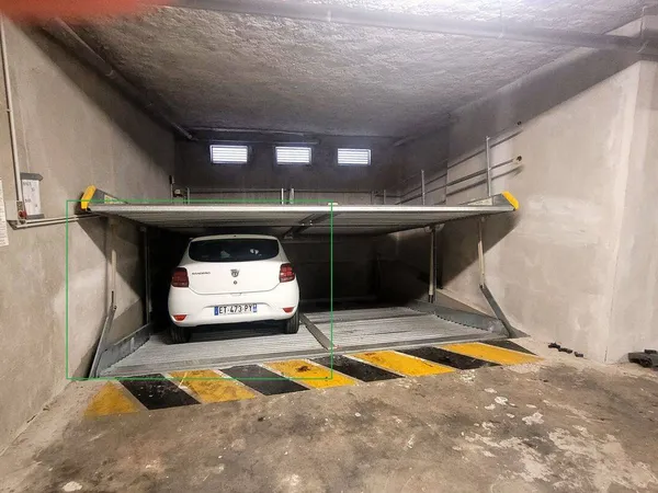Parking 13 m²