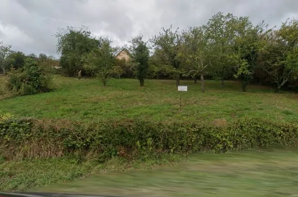 Terrain 893 m² CLUIS