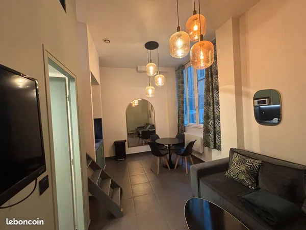T1 bis meublé clé en main avec mezzanine - Lyon 2e, Bellecour - BAIL CIVIL