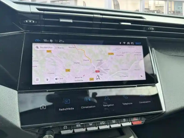 Peugeot 408 phev 180 e-eat8 allure — photo 11
