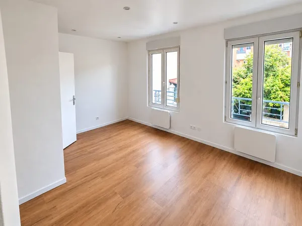 3 PIÈCES DE 43,52 m2 REFAIT À NEUF BAGNOLET