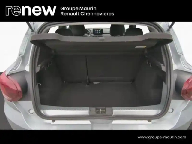 Dacia Sandero 1.0 tce 90ch confort -22b — photo 9