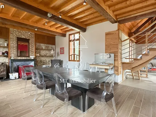 Propriété 8 pièces 343 m²