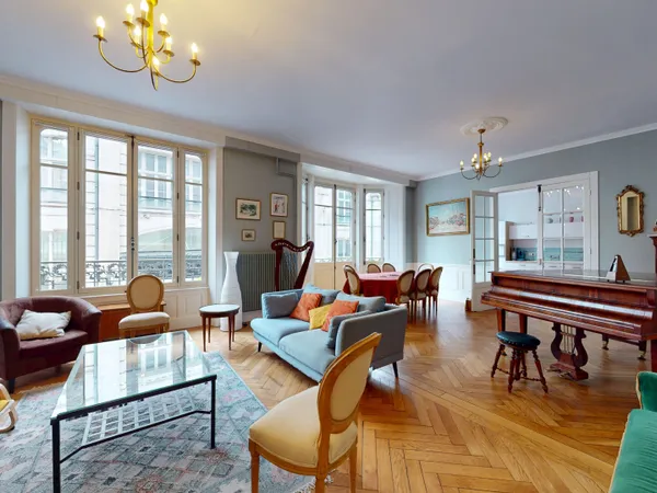 Appartement 9 pièces 218 m²