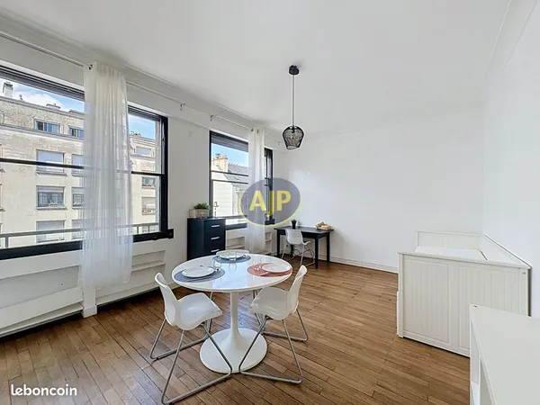 Studio 1 pièce 28 m²