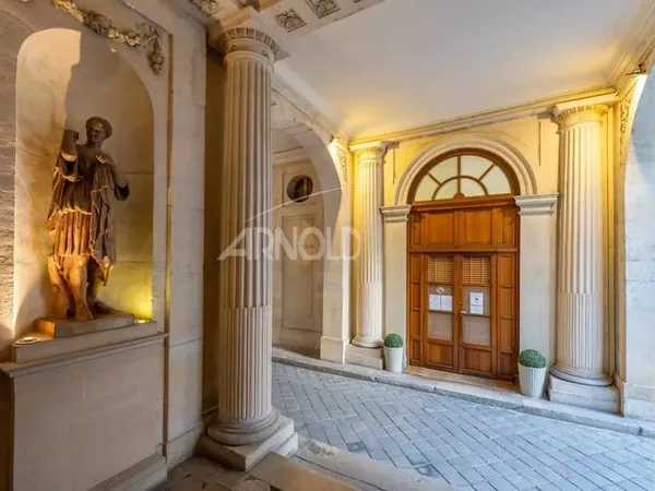 PARIS 9 - Duplex 127m² - Hôtel particulier