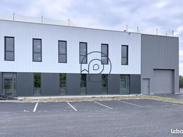 Local 610 m² Mouvaux