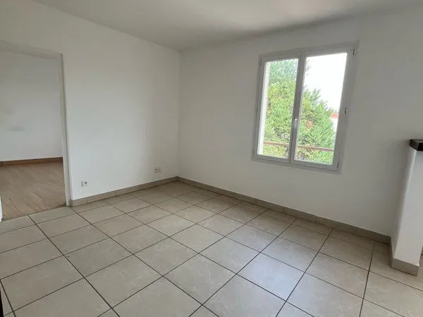 À louer appartement T2 avec stationnement