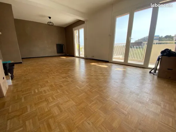 Location appartement faux T4 Toulon Est