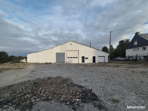 Hangar professionnel disponible à la location à compter de mai 2027, acquisition actuellement en cou