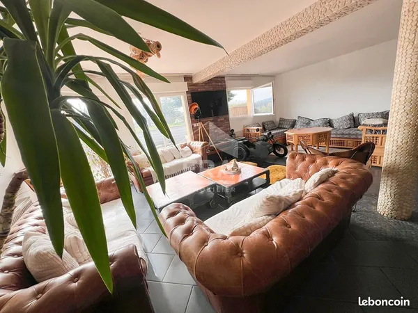 Maison 8 pièces 203 m²