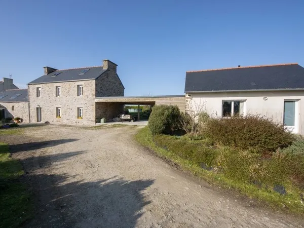 Propriété à vendre 15 pièces LANNILIS (29)