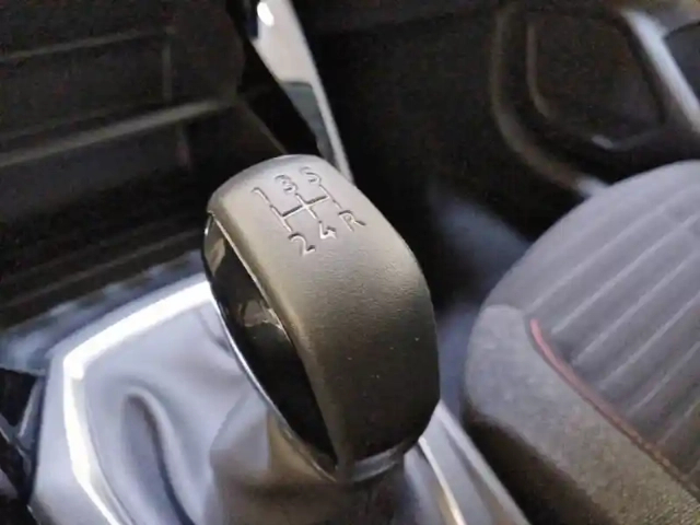 Peugeot 208 puretech 75 s&amp;s bvm5 — photo 14