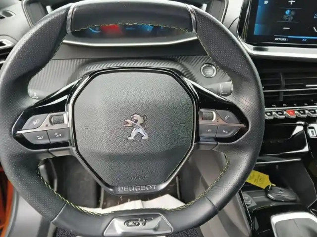 Peugeot 2008 puretech 130 s&amp;s bvm6 gt — photo 12