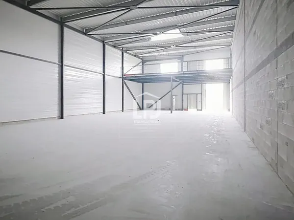 Cellule Artisanale & Industrielle - 172 m²