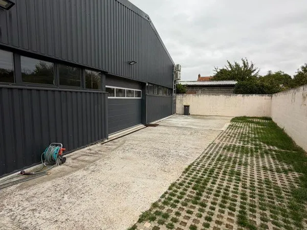 Local d’activité et entrepôt Location Méry-sur-Oise 95m² 1950€