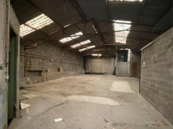 Hangar 280 m2