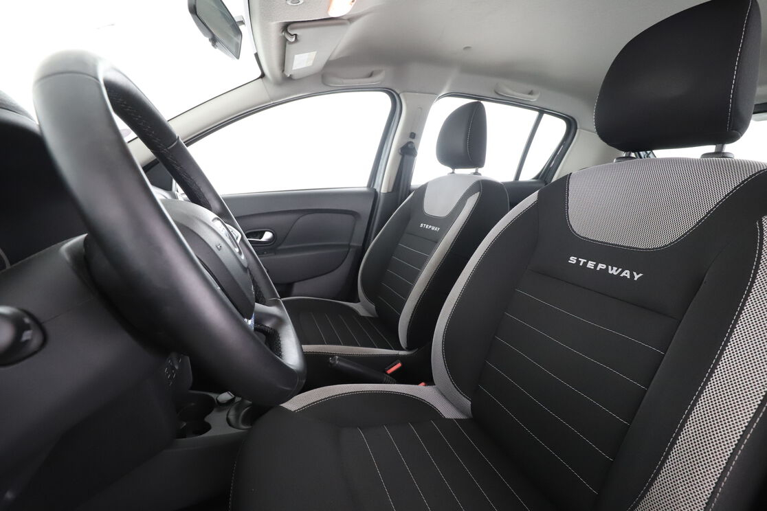 Dacia Sandero Stepway 0.9 TCe Prestige — photo 9