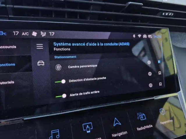 Peugeot 308 iii bluehdi 130 auto8 allure — photo 17