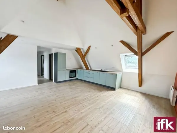 Loft 5 pièces 90 m²