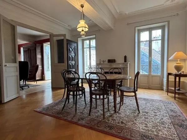 Appartement 5 pièces 152 m²