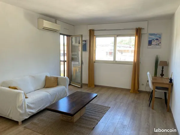Studio avec loggia et cave sans vis à vis Mougins Tournamy