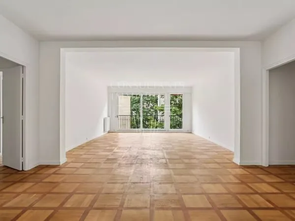 VICTOR HUGO VOIE PRIVÉE. APPARTEMENTTRAVERSANT