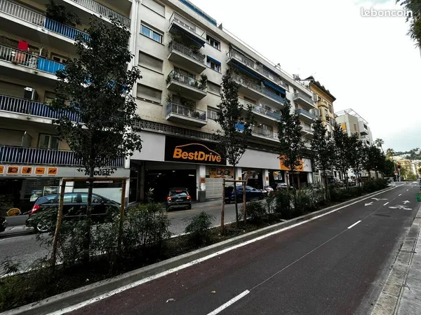 Local commercial 1212 m² NICE