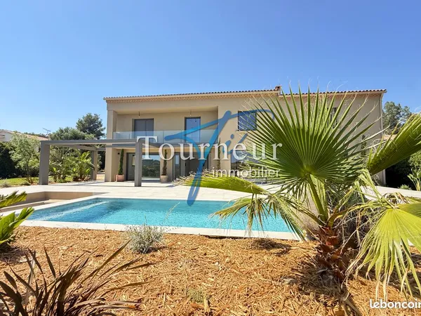 Villa 6 pièces 239 m²