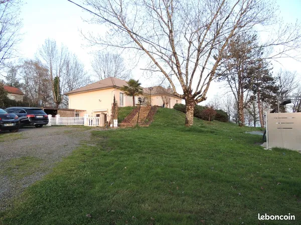 Vends ou Echange, Grand Pavillon Familial composé de 2 appartements indépendants