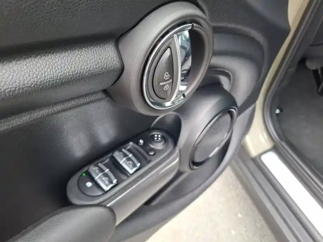 Mini Mini hatch 5 portes cooper 136 ch bva7 — photo 121