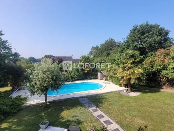 Maison 9 pièces 214 m²