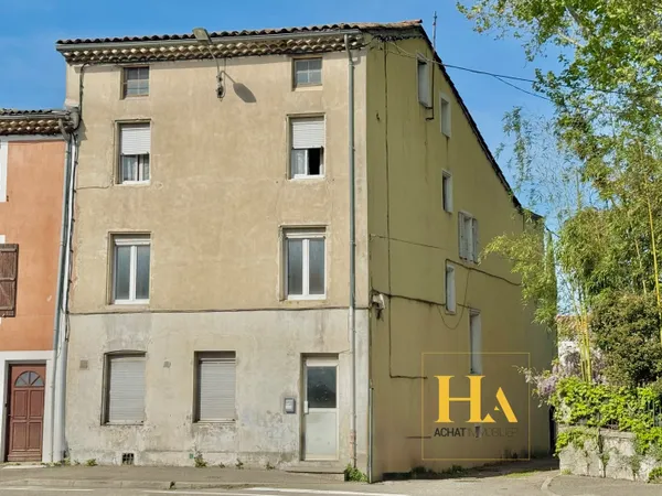 Immeuble de rapport Av. St Lazare, 2 T2 Loués + 3 T2 avec travaux, caves, combles, proche toutes com