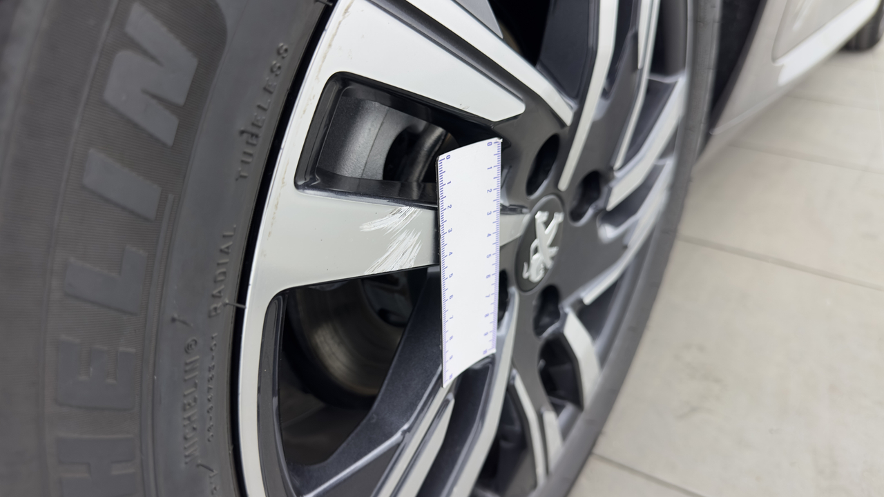 Peugeot 208 PureTech 100 S&amp;S EAT8 — photo 43