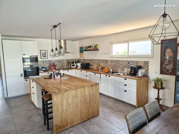 Maison 4 pièces plain-pied 144m²