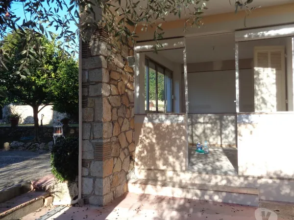 appartement en rez de jardin ( bas de villa)