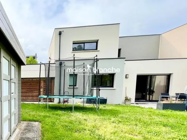 Vends maison récente - 110.84 m² - 6 pièces, 4 chambres - Montreuil-Juigné 49460