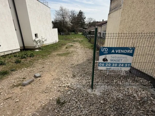 Terrain 1080 m²