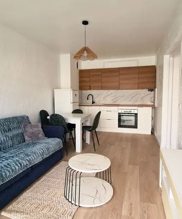 Location 2 pieces meublé 33m2+ parking privatif, bord de mer