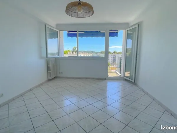 T3 avec balcon, parking et cave - CASTELNAU-LE-LEZ
