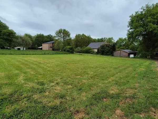 Terrain 729 m²