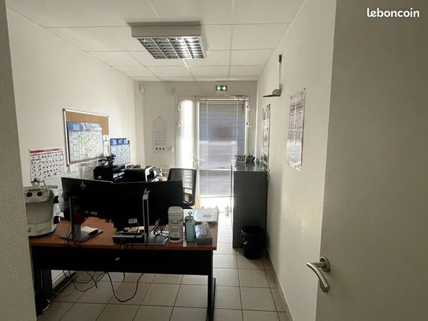 Bureaux 64 m² SAINT PHILBERT DE GRAND LIEU
