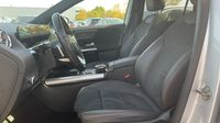 Mercedes Gla 200 d 150ch AMG Line 8G-DCT — photo 12