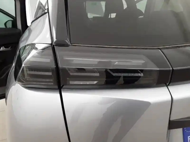 Peugeot 2008 electrique 54 kwh 156 ch — photo 17