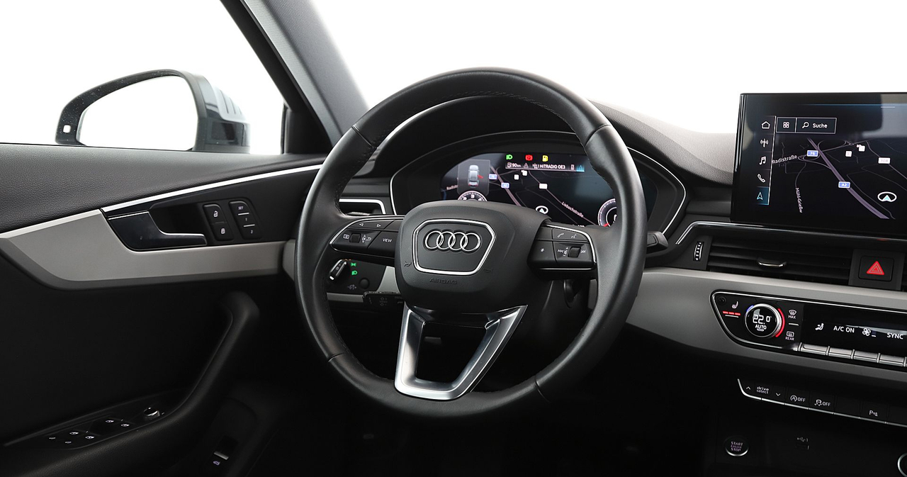 Audi A4 — photo 17