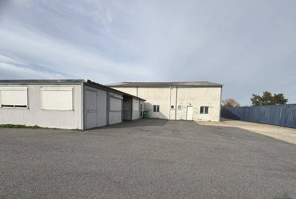 Local d'activité 473 m²