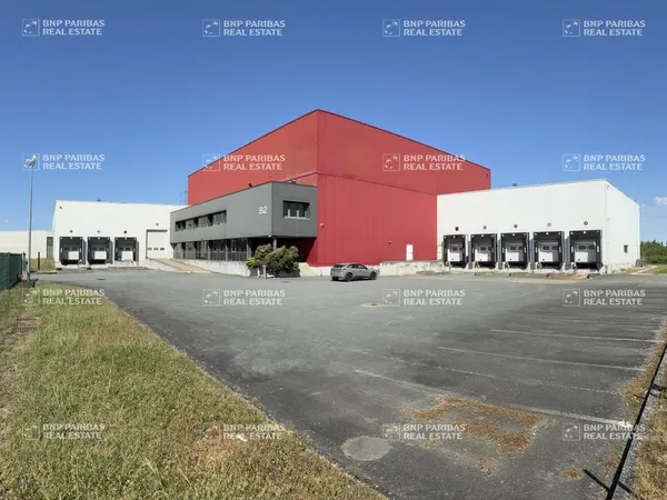 Entrepôt 4857 m²