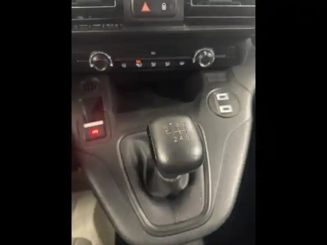 Citroën Berlingo taille m - 1.5 bluehdi 100ch s&amp;s plus 5 places — photo 14