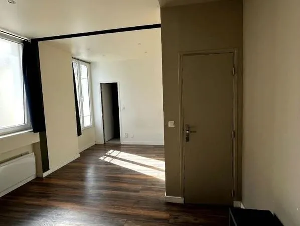 Studio 1 pièce 28 m²