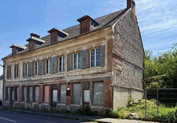 Maison 13 pièces 260 m²